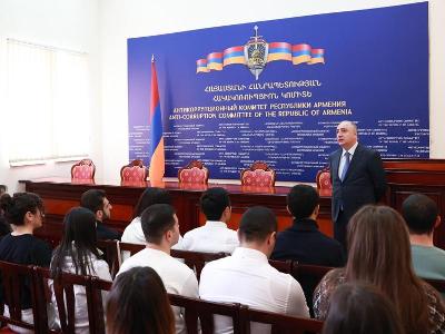 Սասուն Խաչատրյանը ԵՊՀ ուսանողներին հորդորել է ցանկացած պարագայում առաջնորդվել միայն օրենքով