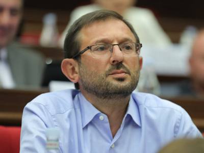 Այսօր մի սատանա մեղադրել է ողջ երկրի բանակին դասալքության մեջ. Գեղամ Մանուկյան