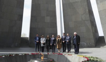 Депутаты парламента Польши посетили мемориальный комплекс Цицернакаберд