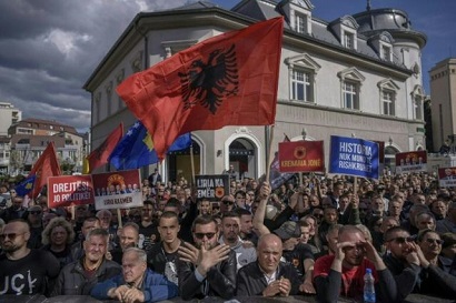 В Косово прошли массовые демонстрации в поддержку бывших лидеров, обвиняющихся в военных преступлениях