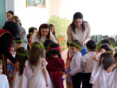 Подготовленные к Новому году подарки дети Арцаха получат на Пасху