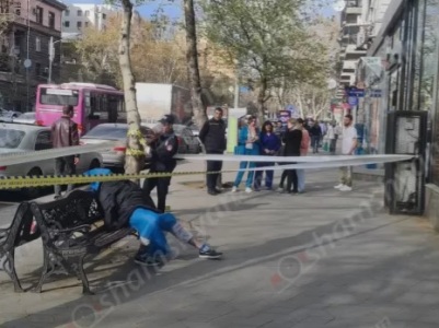 В центре Еревана скоропостижно скончался мужчина
