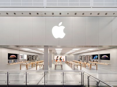 Գողերը բարձրացել են Apple-ի խանութ՝ զուգարանի պատի մեջ անցք բացելով, եւ գողացել մոտ կես միլիոն դոլարի ապրանք
