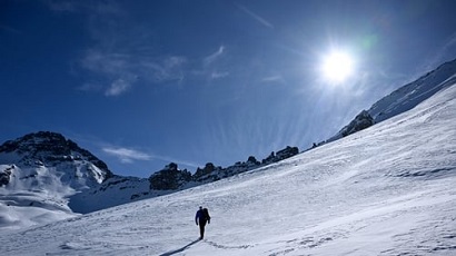 4 killed in avalanche in French Alps