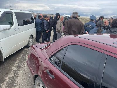 Родственники пленных открыли межгосударственную дорогу Гюмри-Бавра