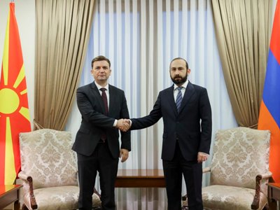 Armenia FM, OSCE Chairperson-in-Office tete-a-tete kicks off (PHOTOS)