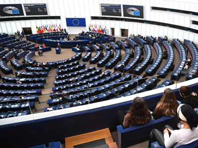 Европарламент одобрил смягчение визового режима с Косово
