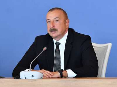Азербайджанский президент продолжает бряцать оружием