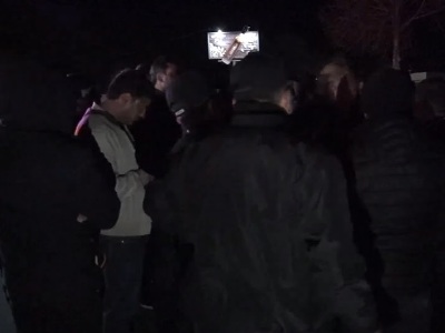 «Ալեն Սիմոնյանը, որ ճոռո խոսում է, գիտի, որ 28 քմ-ի վրա 20 զինվոր է ապրել, տաշտի մեջ են լողացել». զոհվածի ծնող