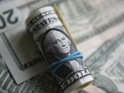 Դոլարն ու եվրոն շարունակում են էժանանալ