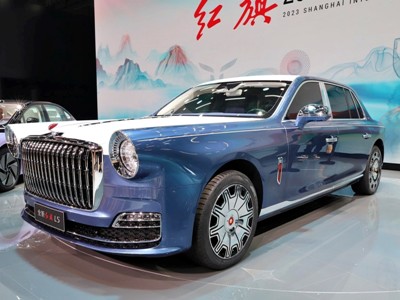 Флагманский седан Hongqi L5 нового поколения сохранил ретро-стиль