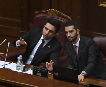 «Ժողովուրդ». Ալեն Սիմոնյանը դրածո է. կատարում է Ռուբինյանի հրահանգները