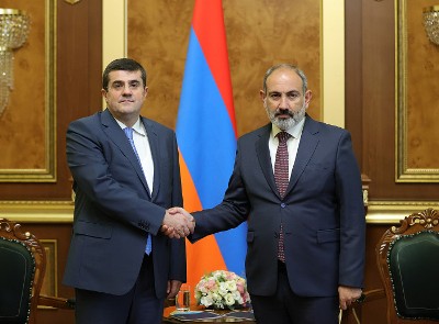 «Փաստ». Արցախի ներքաղաքական «ռասկլադի» մոդերատորի դերում