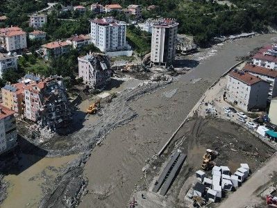 Երկրաշարժից տուժած Ադանան ենթարկվել է տոռնադոյի եւ տեղատարափ անձրեւների գրոհին