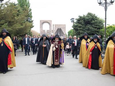 Հայոց Ցեղասպանության սուրբ նահատակների ոգեկոչման արարողությունները Մայր Աթոռ Սուրբ Էջմիածնում