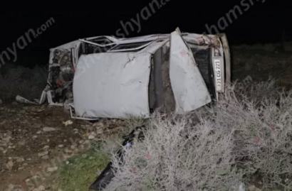 В Араратской области автомобиль сорвался в ущелье: погиб один человек, есть пострадавшие