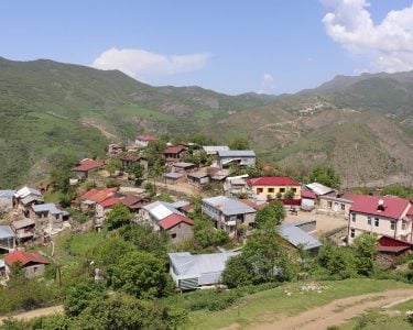 Լիակատար շրջափակման մեջ ենք, «էկոակտիվիստների» փոխարեն եկել են ուժային կառույցների աշխատողներ. Մեծ Շենի գյուղապետ