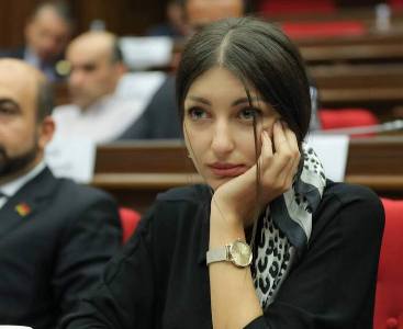 «Ժողովուրդ». Հակոբյանն իր բարեկամներին Ազգային ժողովում աշխատանքի է տեղավորում