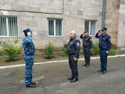 Ոստիկանության պետն ու ոստիկանության զորքերի հրամանատարն այցելել են Սյունիքի ոստիկանության զորքերի սահմանային անցակետեր