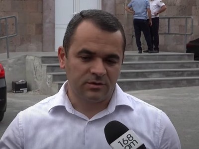 «Ինչ ողջամիտ ժամկետի մասին է խոսքը». Գրիգորի Խաչատուրովի պաշտպանը դուրս եկավ դատարանի դահլիճից