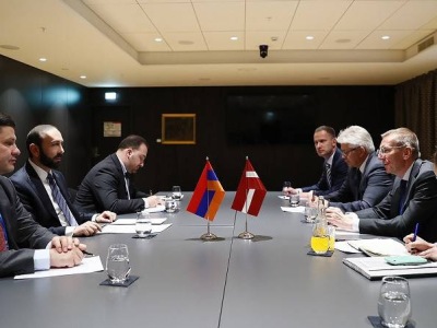 Mirzoyan briefs Latvia FM on situation in Karabakh, Armenia-Azerbaijan talks