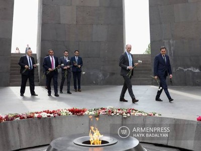 Лео Докерти посетил мемориальный комплекс Цицернакаберд