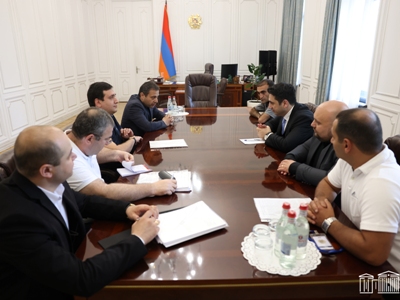 Председатель НС принял группу жителей 33-го квартала Еревана