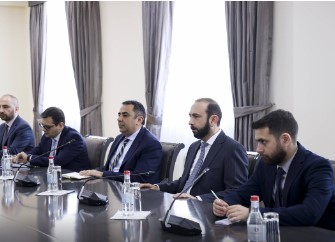 Ararat Mirzoyan, Louis Bono confer about Armenia-Azerbaijan relations’ normalization process (PHOTOS)