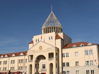 Парламент Нагорного Карабаха призвал международное сообщество предотвратить возможную агрессию Азербайджана
