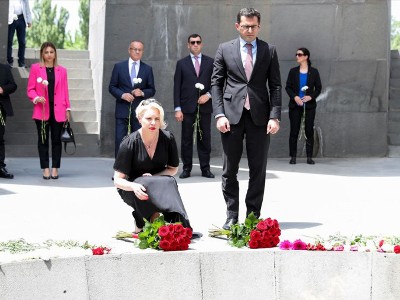Slovenia legislature speaker visits Armenian Genocide Memorial in Yerevan