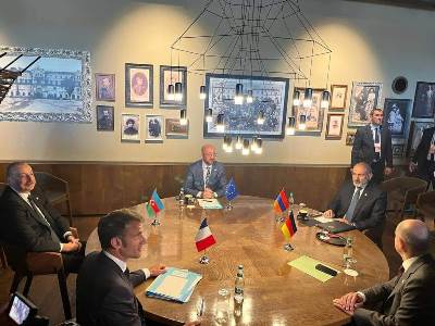 Five-sided meeting with participation of Pashinyan and Aliyev ended in Moldova