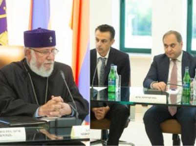 «Հայաստանը եւ Արցախը՝ շրջադարձային խաչմերուկում»․ Գարեգին Բ-ն քաղաքական գործիչների հետ է հանդիպել