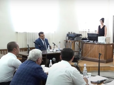 На суде по делу 3-го президента РА прокурора Арсена Мартиросяна заменил прокурор Эдгар Арсенян
