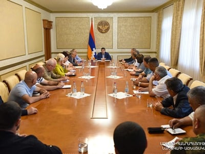 Президент Арцаха продолжает встречи с представителями различных кругов общественности