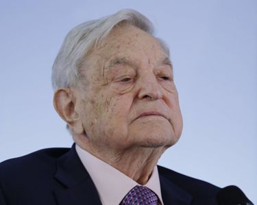 The Wall Street Journal: Джордж Сорос передал контроль над своей империей сыну