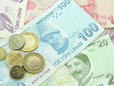 Turkey national currency falls to record low against USD