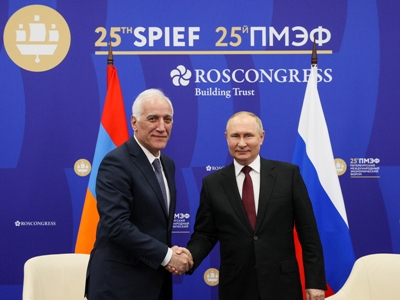 Ваагн Хачатурян направил поздравительное послание Владимиру Путину по случаю Дня России