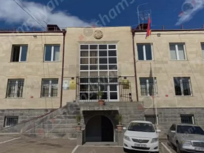 В Тавуше патрульные остановили машину с 13-летним мальчиком за рулем