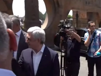 «Մեռնեմ արևիդ, պարոն նախագահ, հետ արի». քաղաքացին՝ Սերժ Սարգսյանին