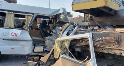 Երևանում Mercedes Sprinter-ը բախվել է վերամբարձ կռունկին և մխրճվել մեկ այլ վերամբարձ կռունկի մեջ. կա 10 վիրավոր