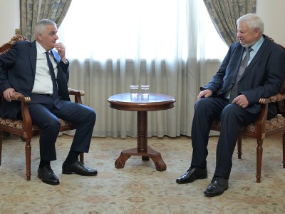 Мгер Григорян и Анджей Каспршик обсудили восстановление ж/д сообщения Ерасх-Джульфа-Мегри-Горадиз