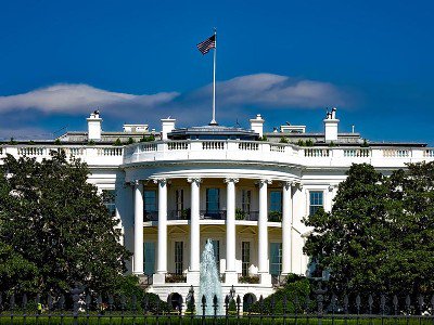 WP: пресс-секретарь Белого дома Жан-Пьер нарушила закон о влиянии на выборы