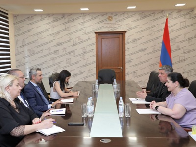 ԿԳՄՍ փոխնախարար Արա Խզմալյանը հանդիպել է Սուրբ Աթոռի (Վատիկան) առաքելական նվիրակ արքեպիսկոպոս Ժոզե Ավելինու Բետանկուրին