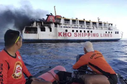 Fire breaks out on ferry in the Philippines