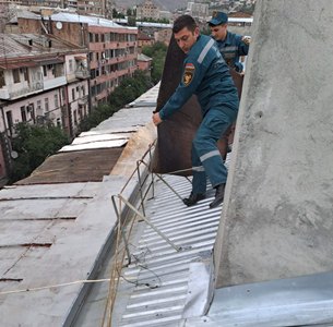 High winds wreak havoc in Armenia