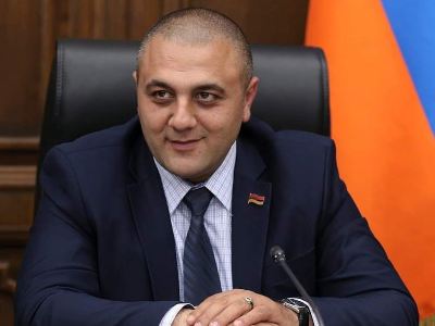 Депутат от правящей партии Карен Саруханян попал в аварию