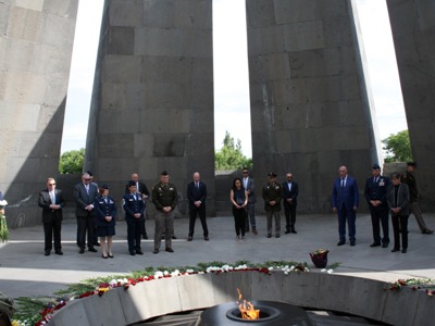 US State of Kansas governor visits Armenian Genocide Memorial in Yerevan