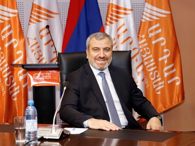 Կարեւոր է, որ Նիկոլ Փաշինյանը Քննիչ հանձնաժողովում պատասխանի այս 44 հարցերին. Նորայր Նորիկյան