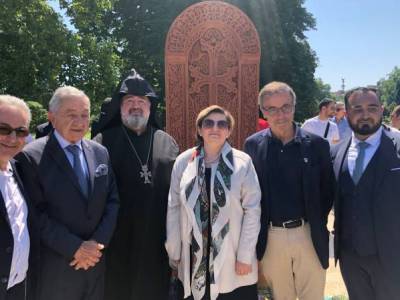 Ֆրանսիայի Բորդո քաղաքում տեղադրվեց Հայոց ցեղասպանության զոհերի հիշատակին նվիրված խաչքար