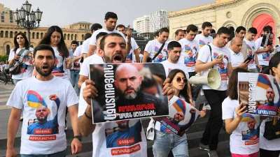 «Грапарак»: В каких условиях содержится Армен Ашотян?